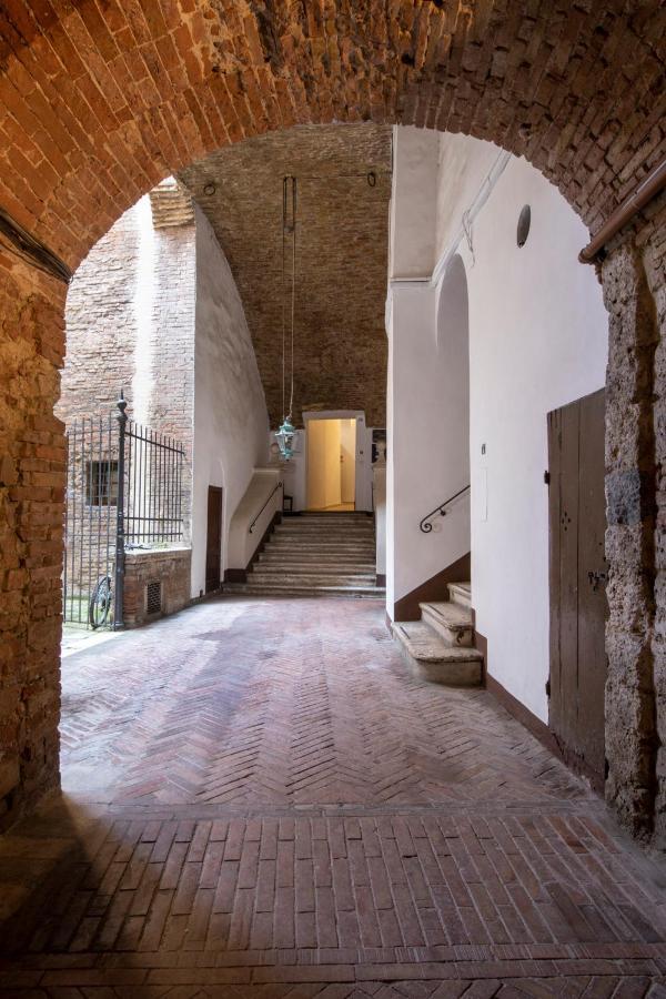 Antica Dimora Del Buongoverno Siena Exterior foto